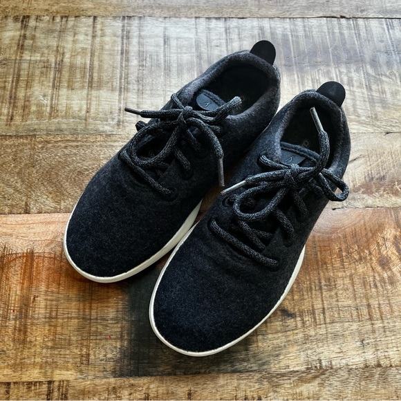 Allbirds Wool Runners Tennis Shoes - Picture 2 of 10